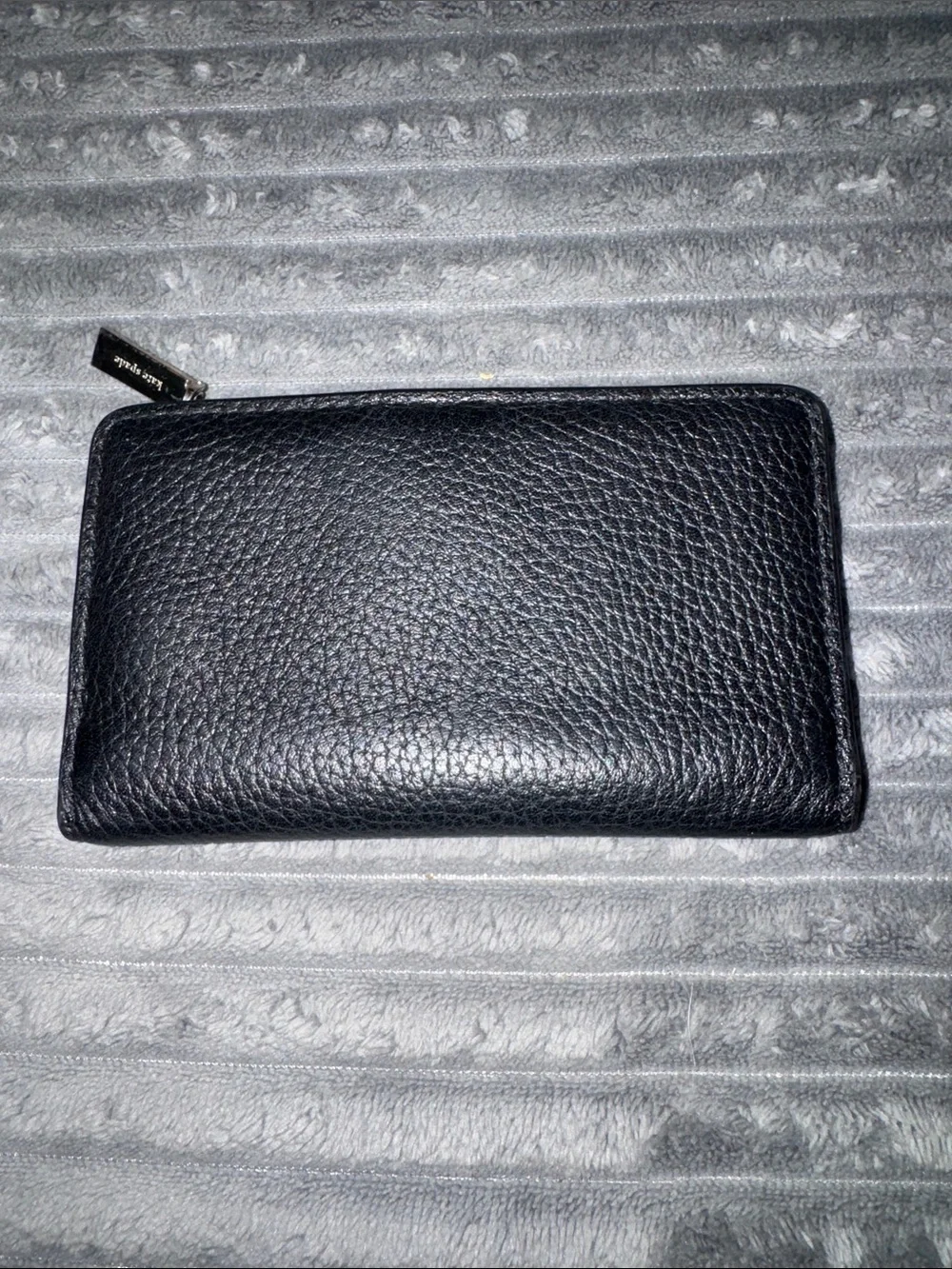 kate spade black pebbled leather zip card wallet with gold logo